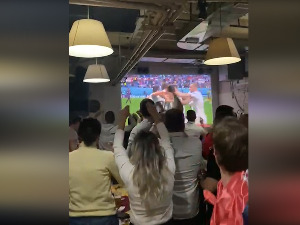 Navijači u Srbiji proslavljaju golove reprezentacije 