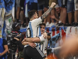 Argentina rutinski do četvrtfinala, Australija zapretila samo u finišu